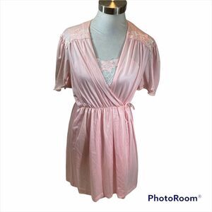 Vintage Berkleigh 2 Piece‎ Nightgown and Robe Set Pink with Lace Detail Medium